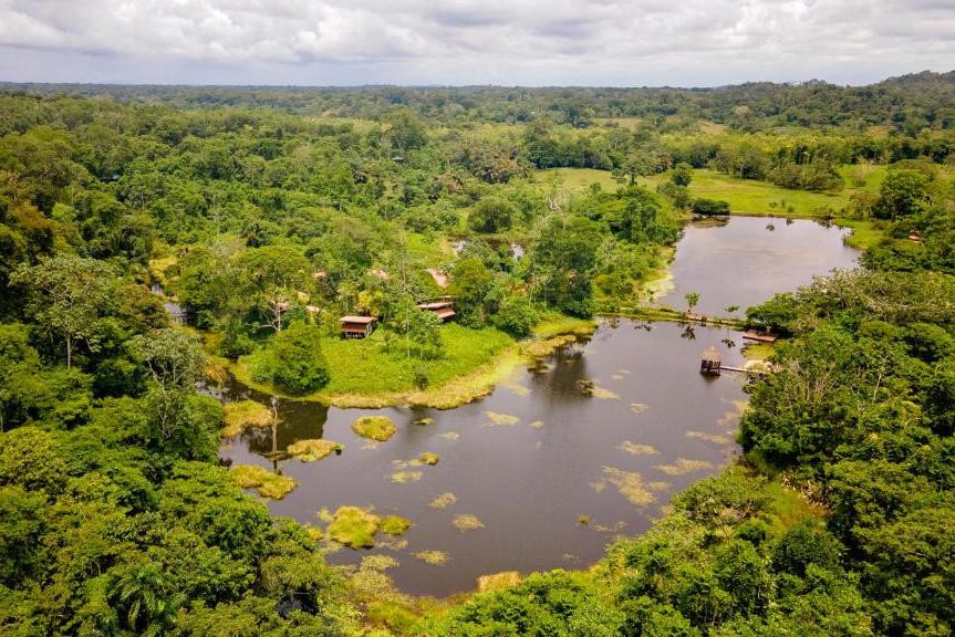 Costa-rica- Maquenque-lodge-lagune-vanuit-de-lucht